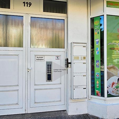 Schoene Ferienwohnung 78M2, 3 Schlafzimmer, 2 Baeder, Zentrumnah, 1Og Erfurt Esterno foto