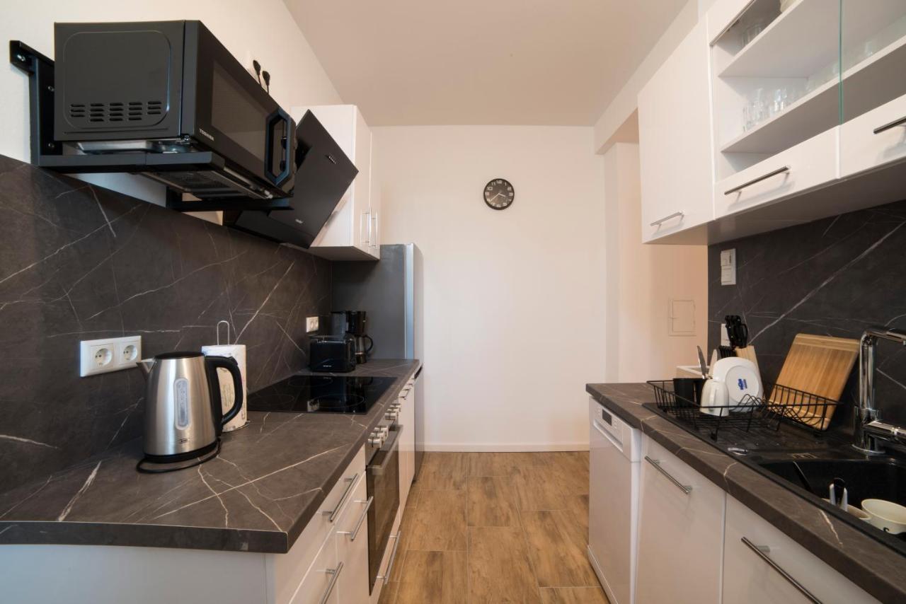 Schoene Ferienwohnung 78M2, 3 Schlafzimmer, 2 Baeder, Zentrumnah, 1Og Erfurt Esterno foto