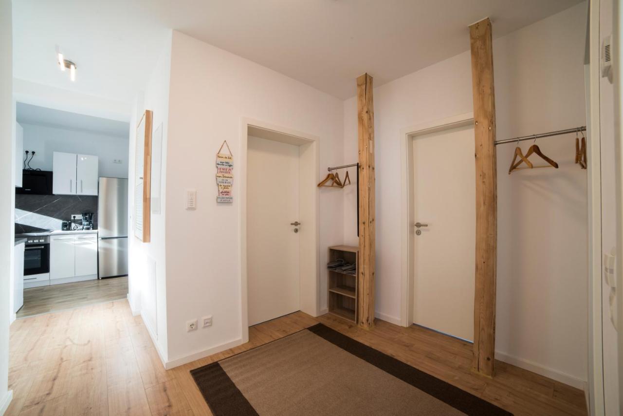Schoene Ferienwohnung 78M2, 3 Schlafzimmer, 2 Baeder, Zentrumnah, 1Og Erfurt Esterno foto