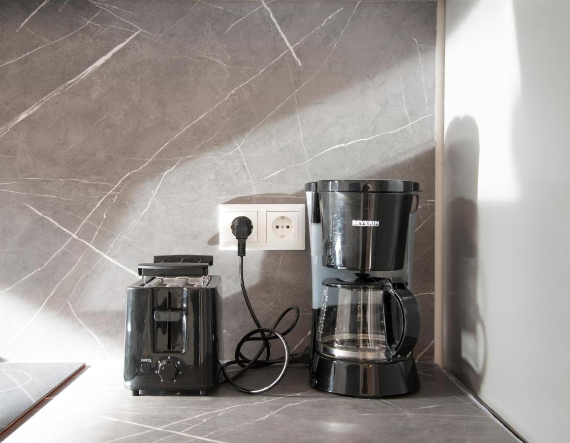 Schoene Ferienwohnung 78M2, 3 Schlafzimmer, 2 Baeder, Zentrumnah, 1Og Erfurt Esterno foto
