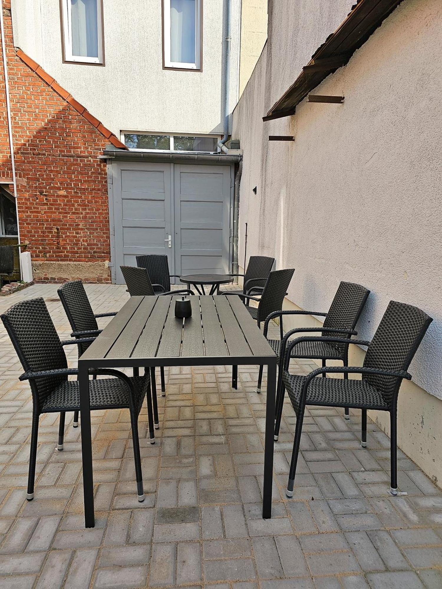 Schoene Ferienwohnung 78M2, 3 Schlafzimmer, 2 Baeder, Zentrumnah, 1Og Erfurt Esterno foto